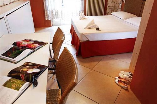 Albergo Garni Orchidea Рива-дель-Гарда Экстерьер фото